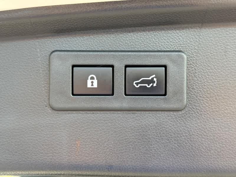Used 2022 Crystal White Pearl Subaru Onyx Edition XT image 8