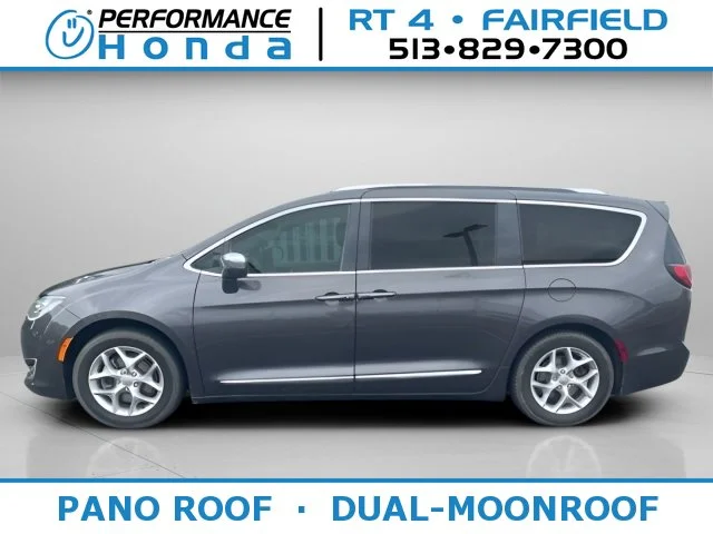 2019 Chrysler Pacifica Limited's photo