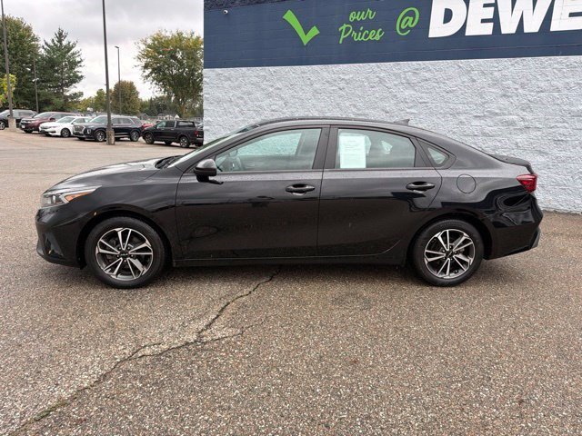 Used 2022 Aurora Black Kia LXS image 2