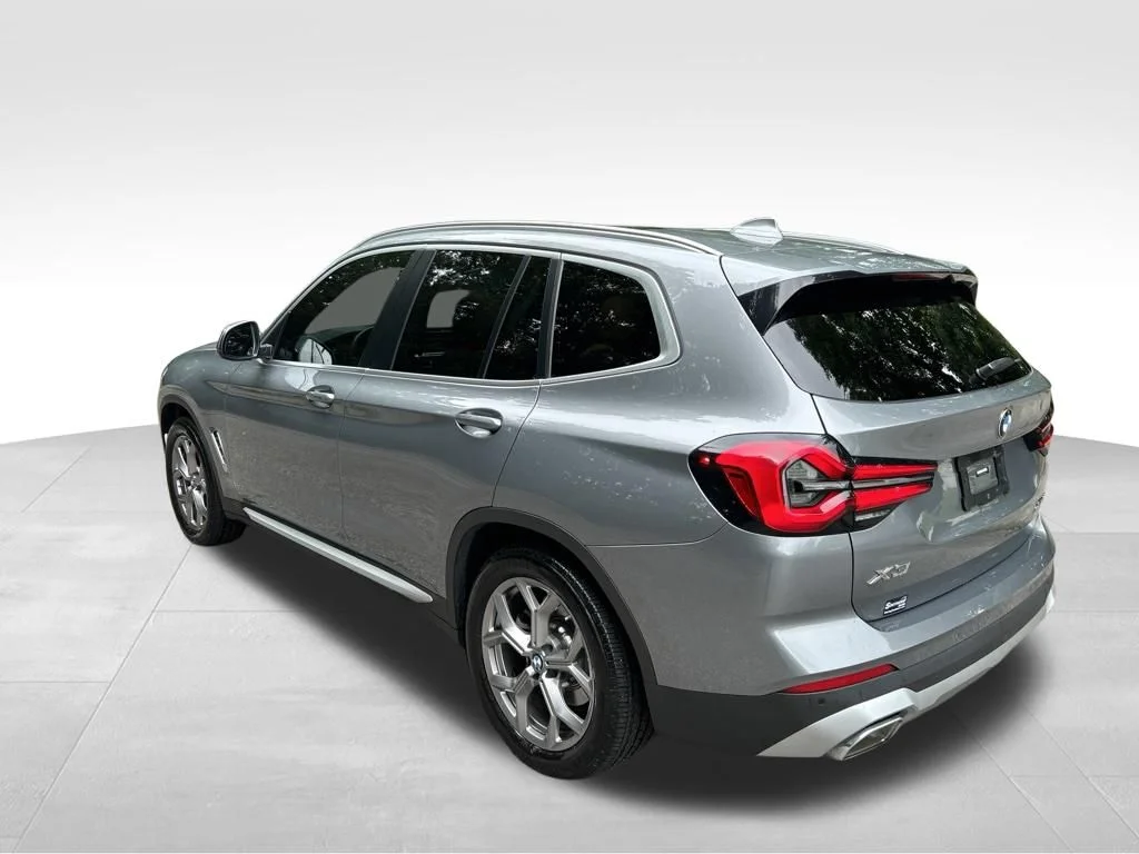 Used 2023 Gray BMW xDrive30i image 3