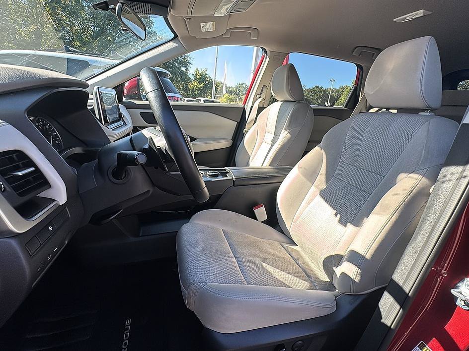 Used 2025 Scarlet Ember Tintcoat Nissan SV image 14