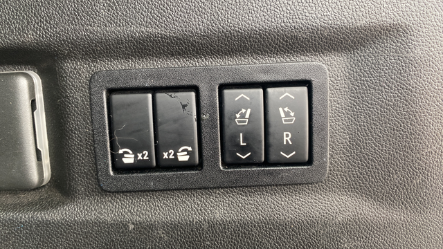 Used 2021 Gray GMC Denali image 30