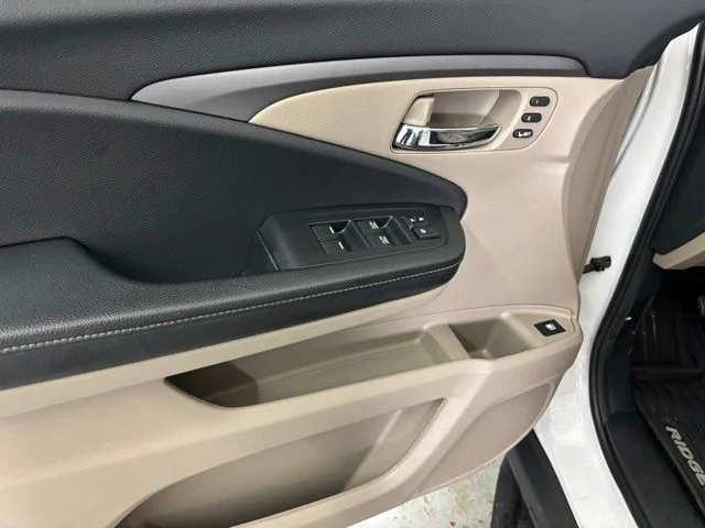 Used 2023 White Honda RTL-E image 11