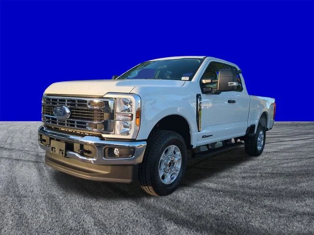 New 2026 Oxford White Ford F-250® XLT image 8