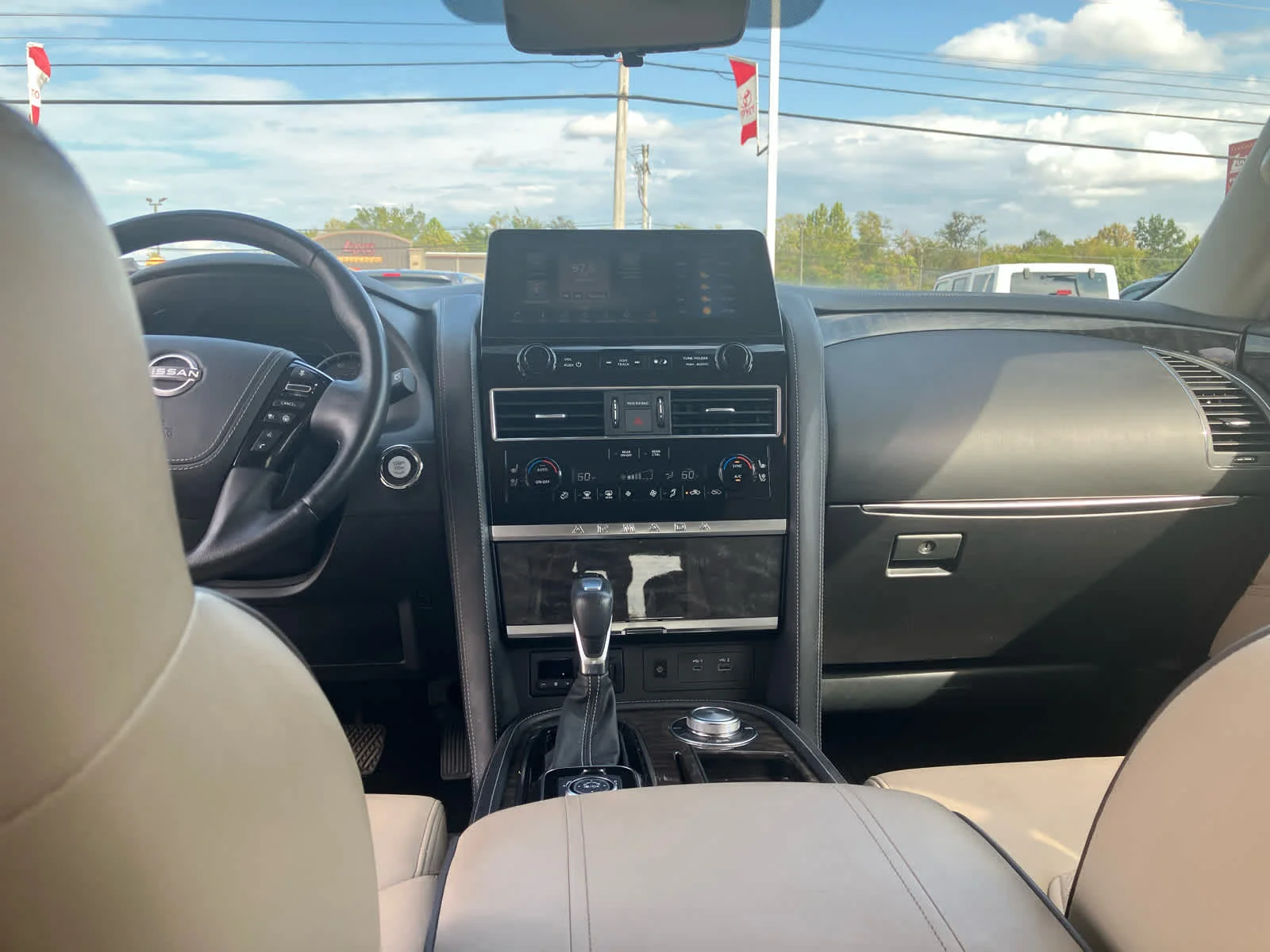 Used 2024 Aspen White Tricoat Nissan Platinum image 35