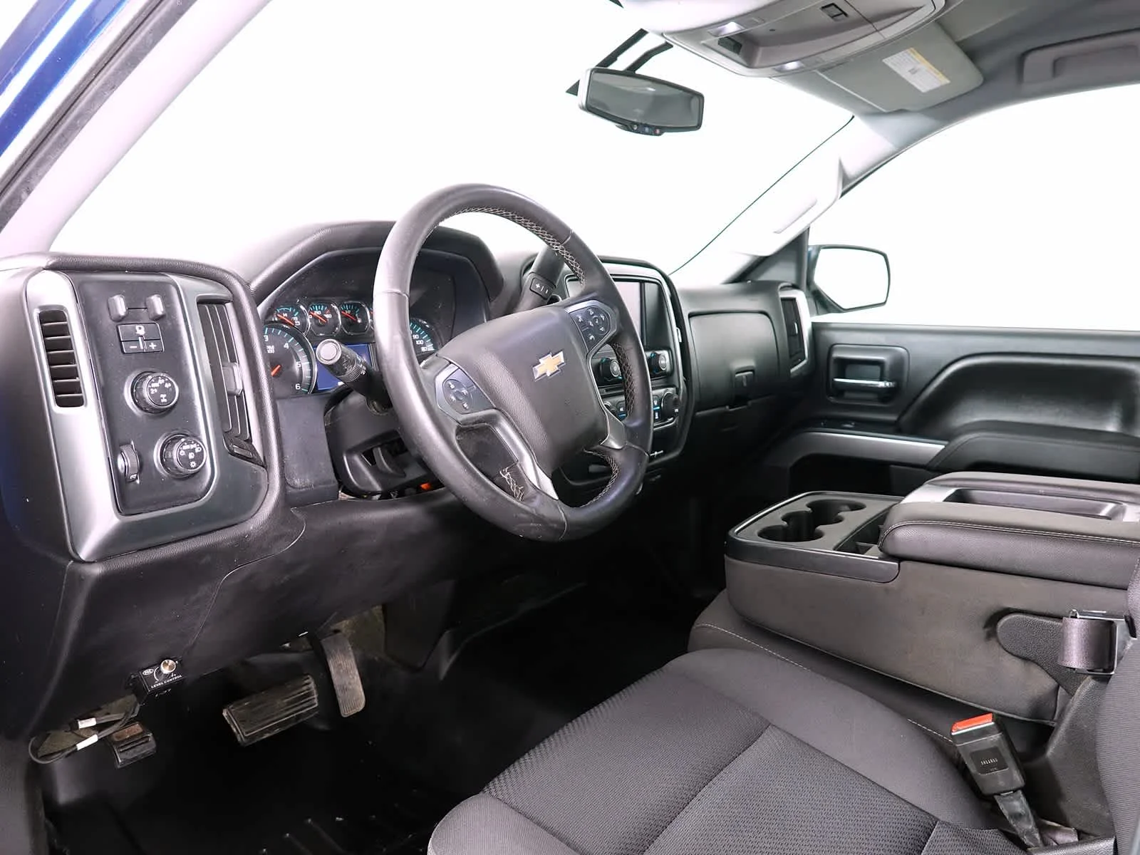 Used 2015 Deep Ocean Blue Metallic Chevrolet LT image 4