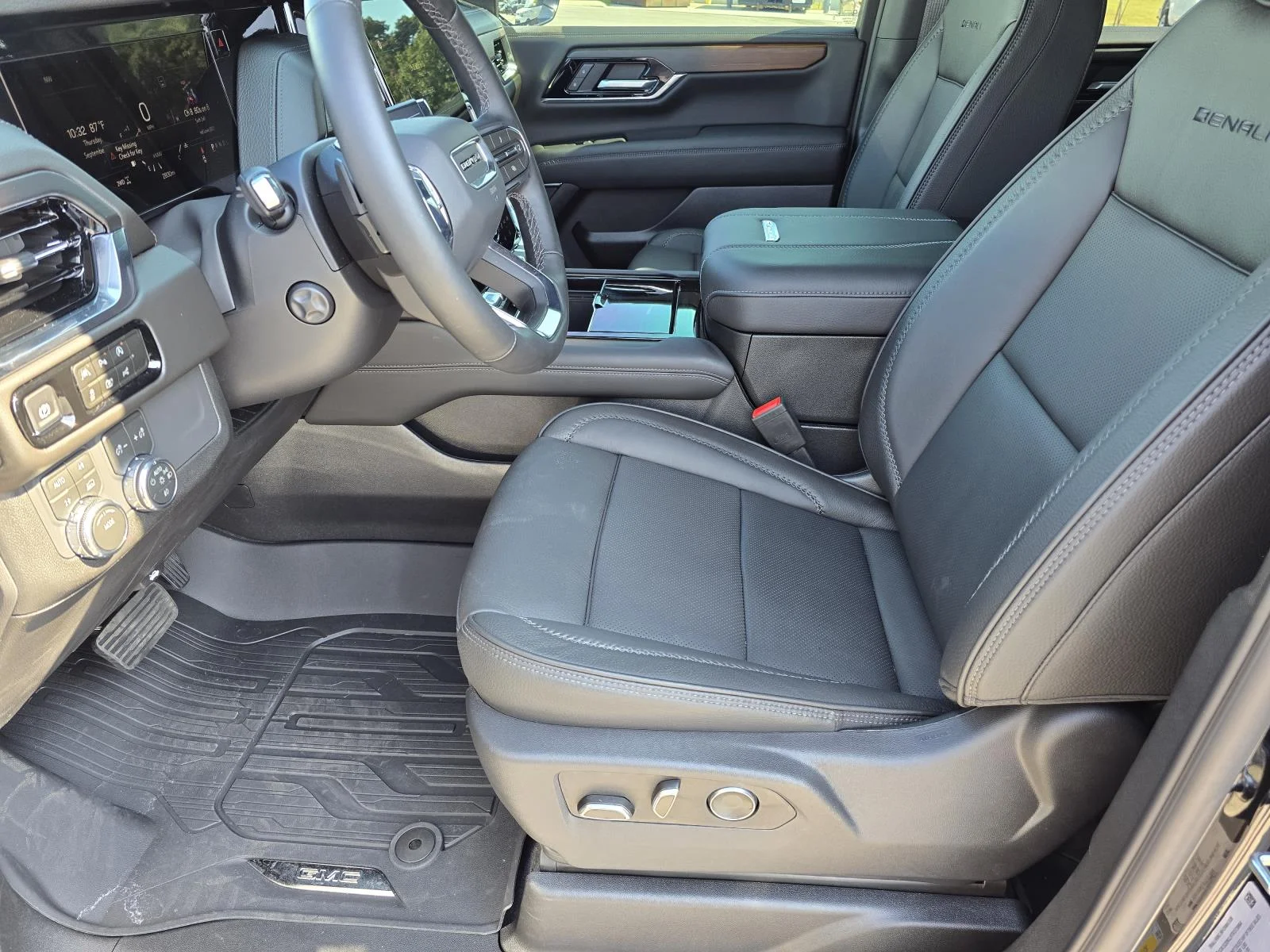Used 2026 Onyx Black GMC Denali image 9