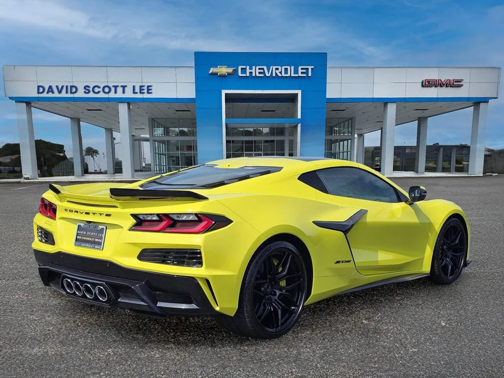 Used 2023 Accelerate Yellow Metallic Chevrolet 2LZ image 9