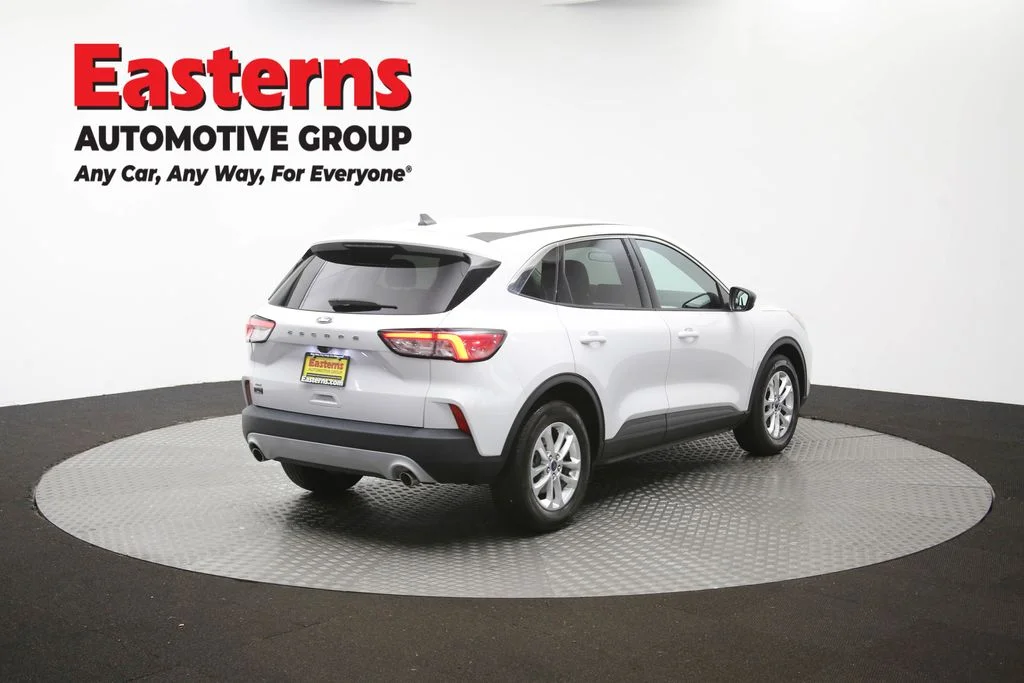 Used 2022 White Ford SE image 40
