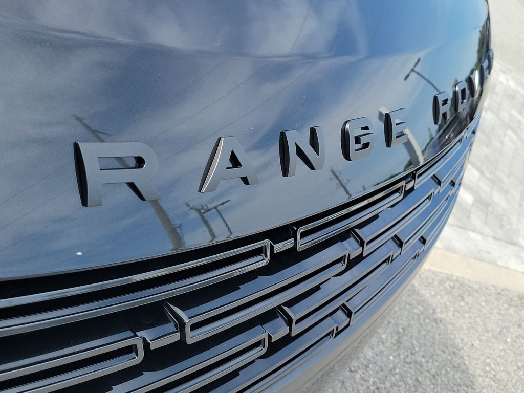 New 2026 Carpathian Grey Land Rover Dynamic SE image 9
