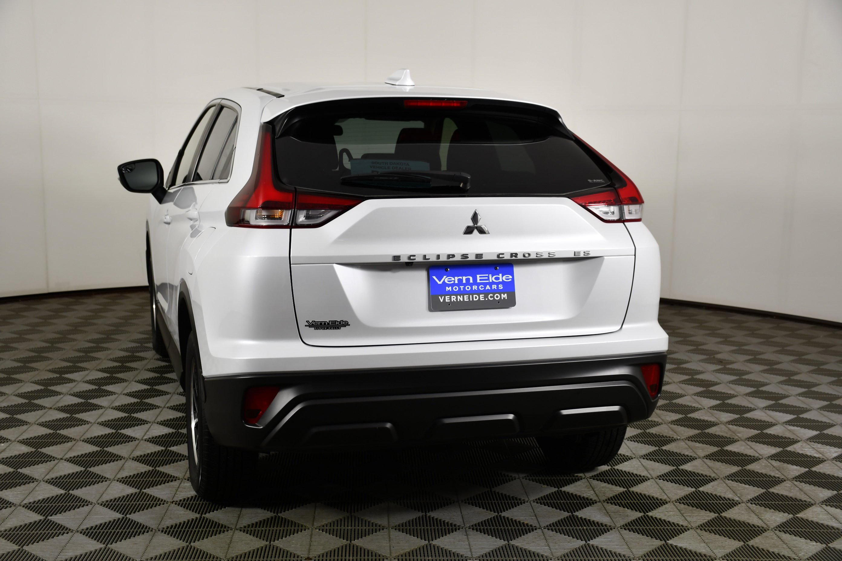 Certified Used 2024 White Diamond Mitsubishi ES image 7