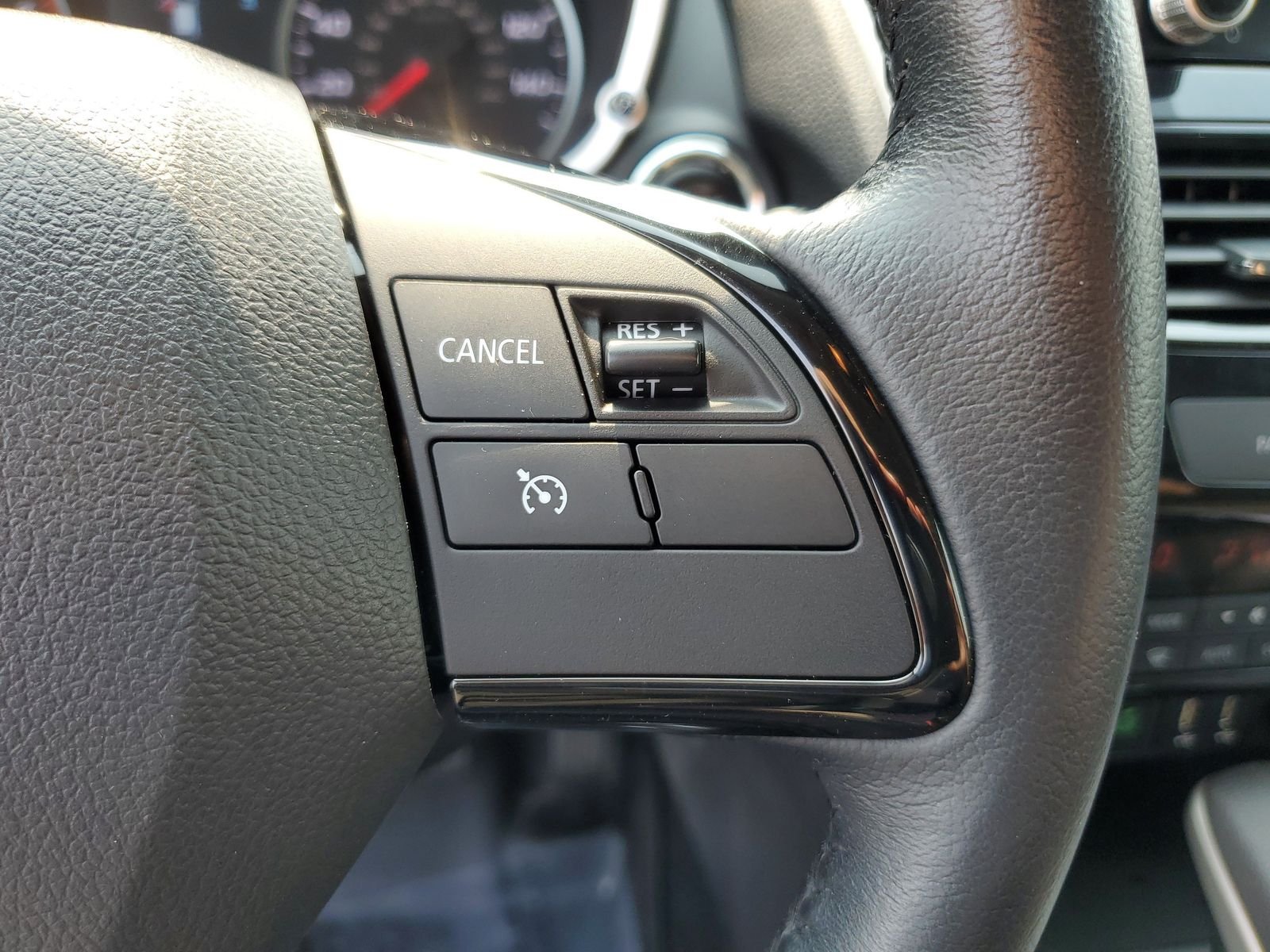 Used 2022 Blue Mitsubishi SE image 19