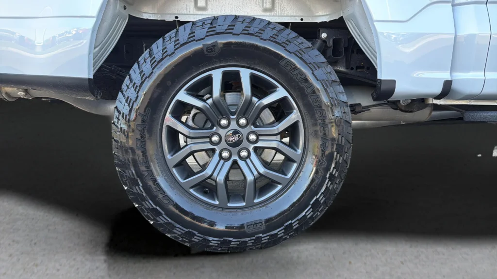Used 2025 White Ford Tremor image 28
