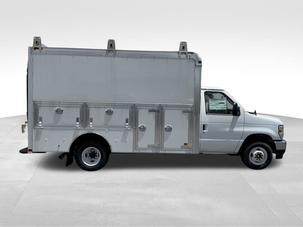 2026 Ford E-Series Cutaway Base - Photo 9