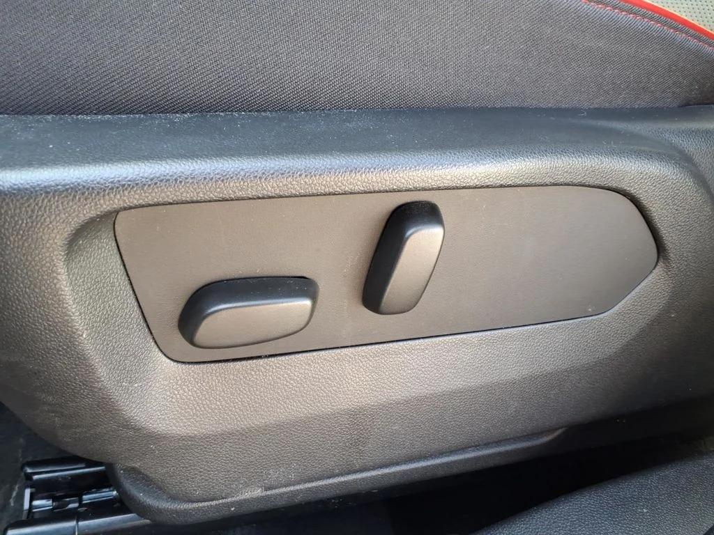 Used 2023 White Buick Essence image 22