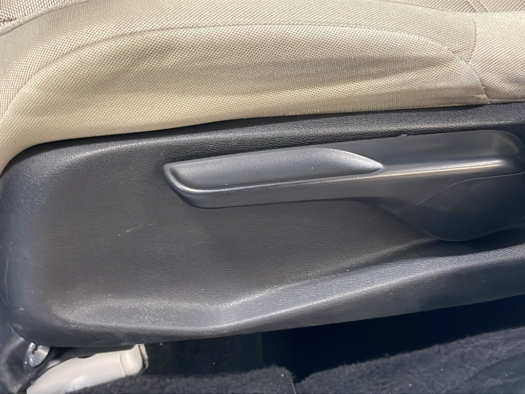 Used 2020 White Honda LX image 18
