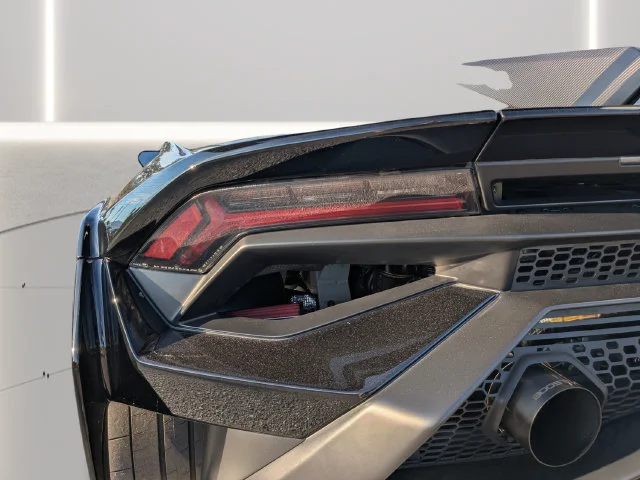 Used 2023 Black Lamborghini Base image 10