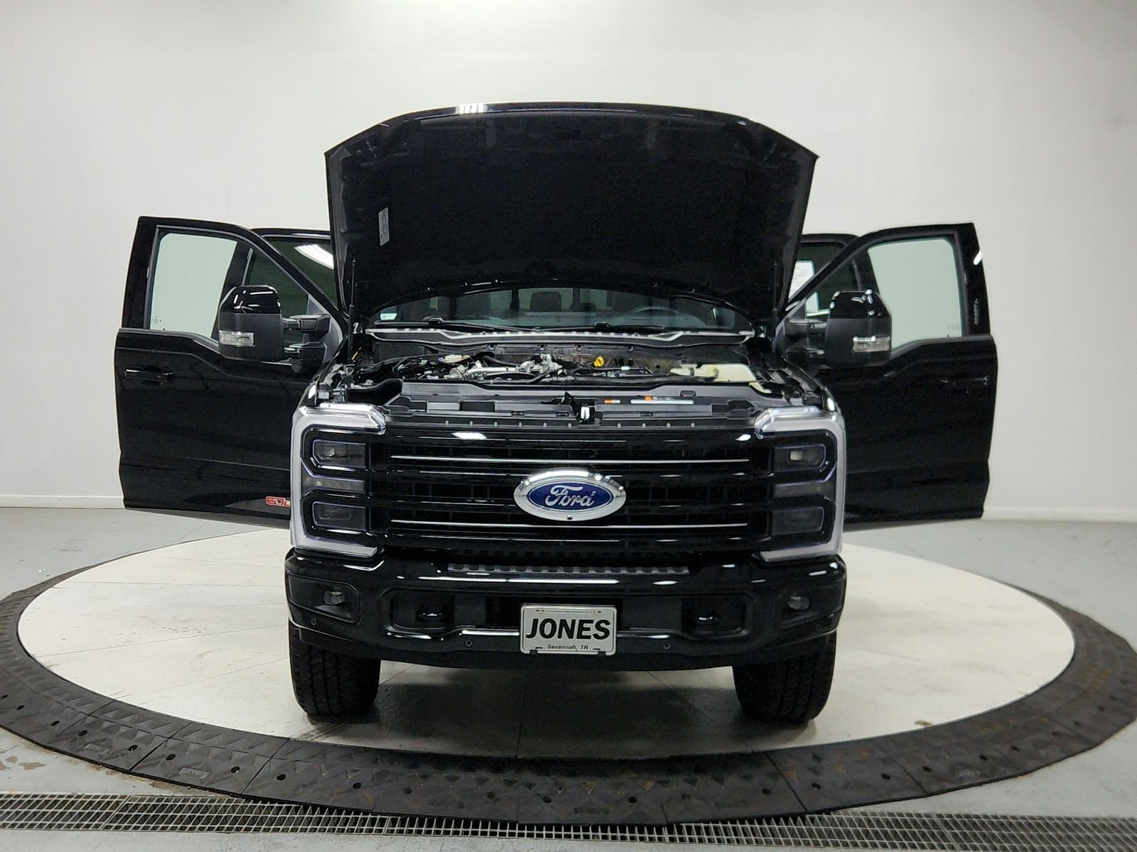 Used 2026 Agate Black Ford Platinum image 11