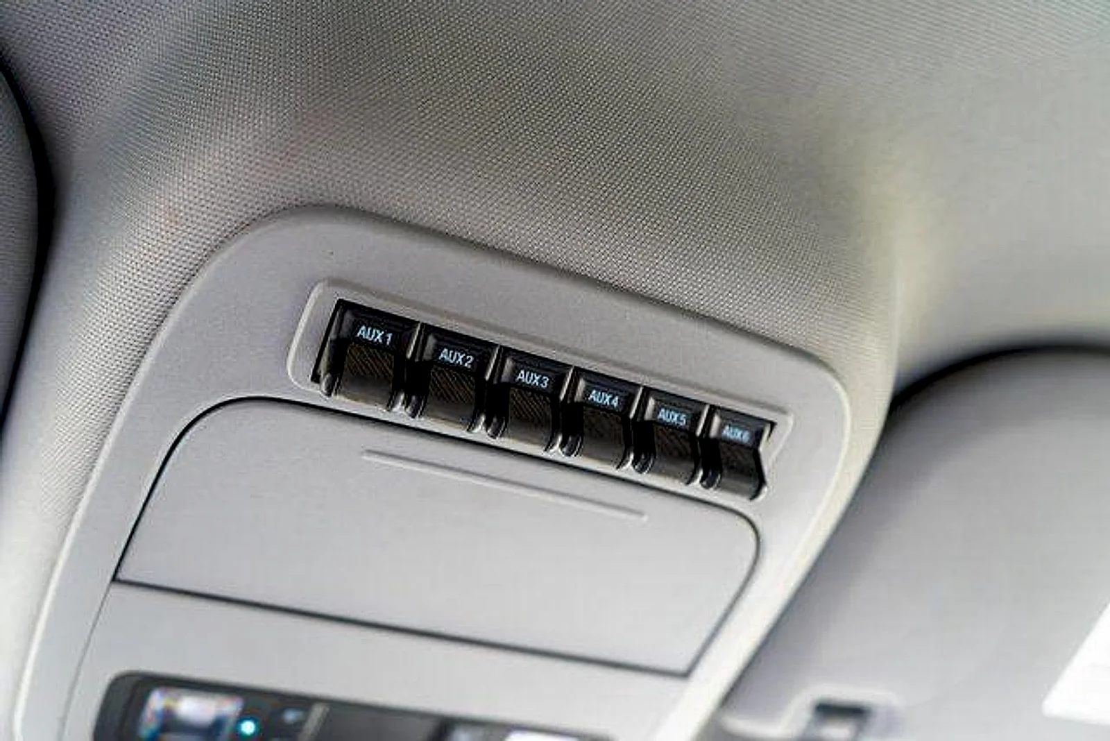 Used 2023 Agate Black Metallic Ford XLT image 29