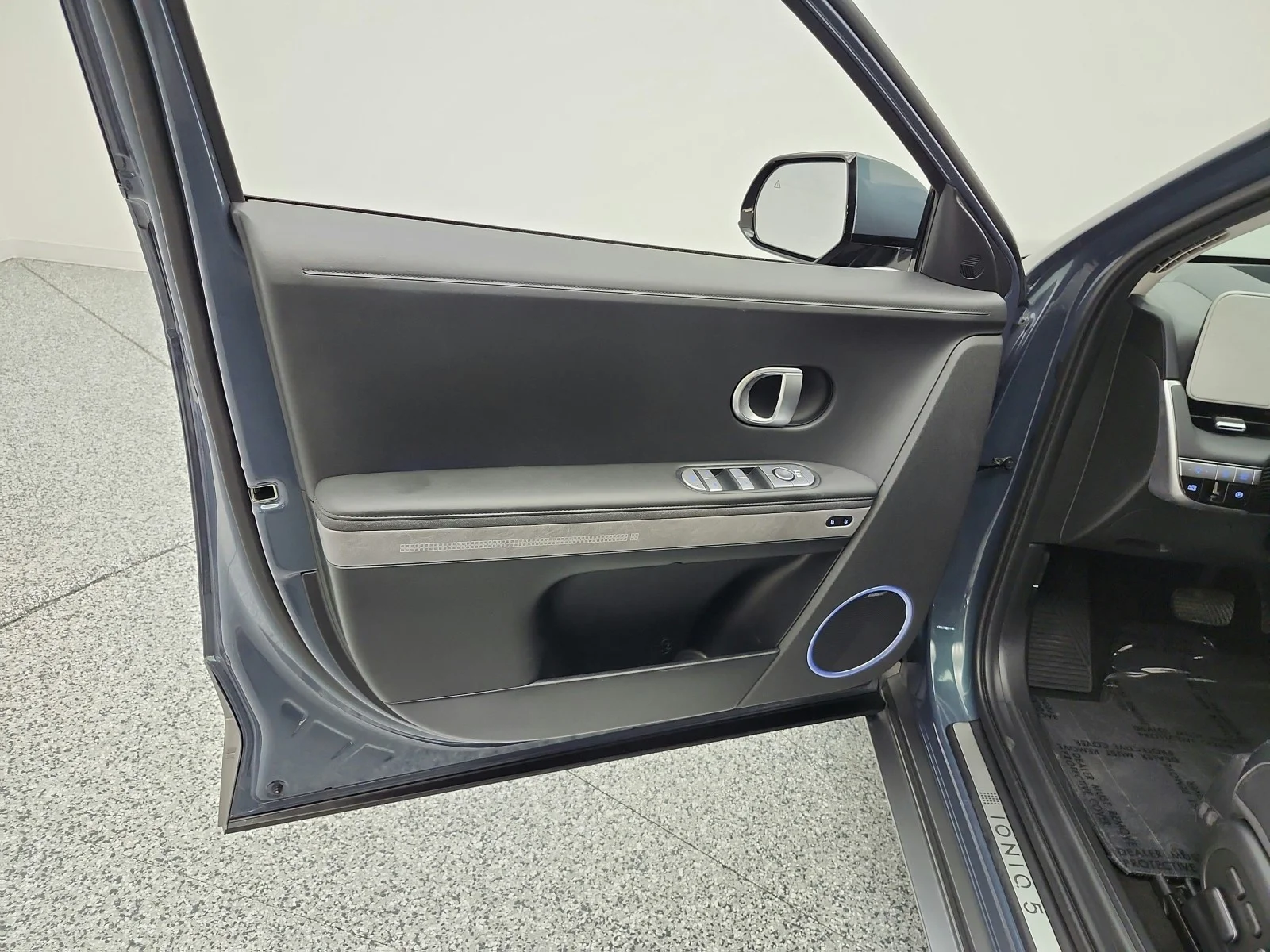 Used 2024 Digital Teal Hyundai Limited RWD image 15