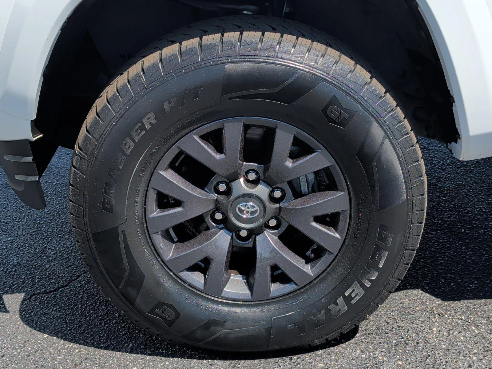 Used 2023 Ice Cap Toyota SR5 image 10