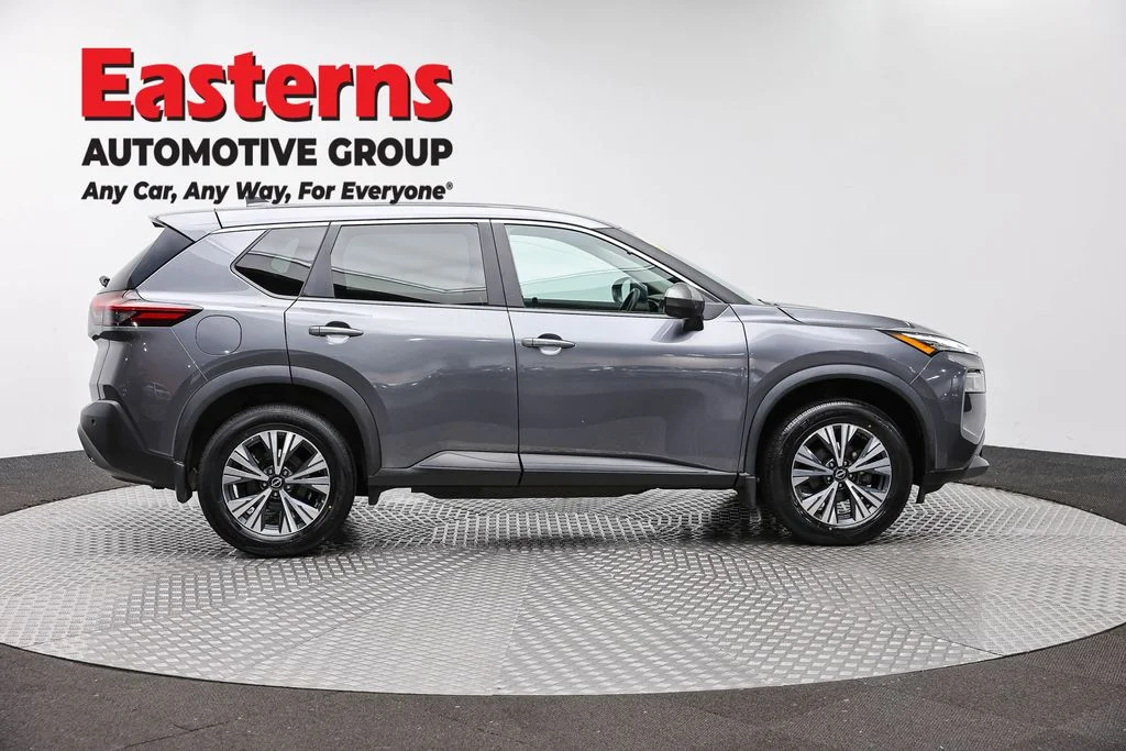 Used 2023 Gray Nissan SV image 4