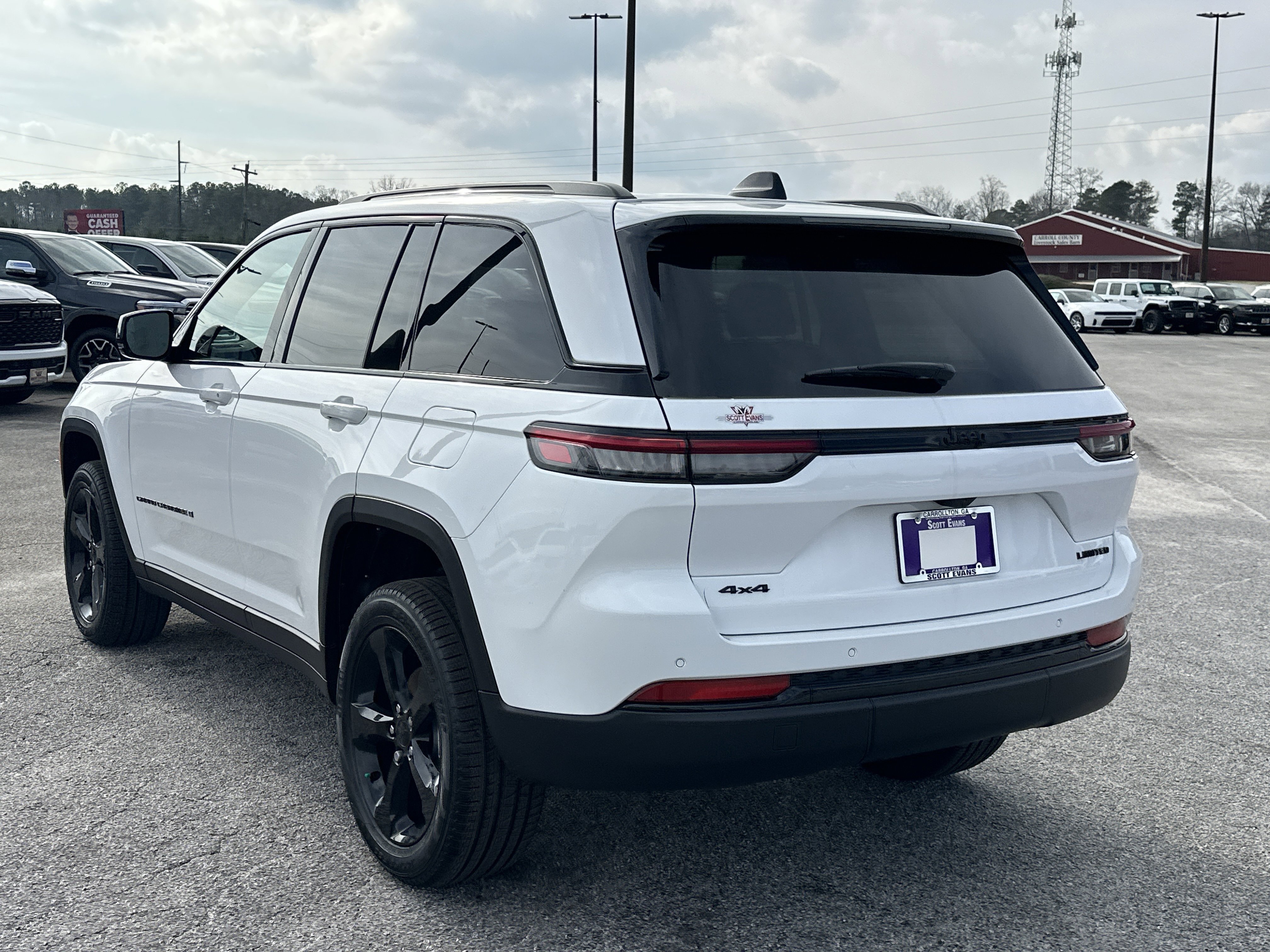 New 2025 Bright White Clear-Coat Exterior Paint Jeep Limited image 6