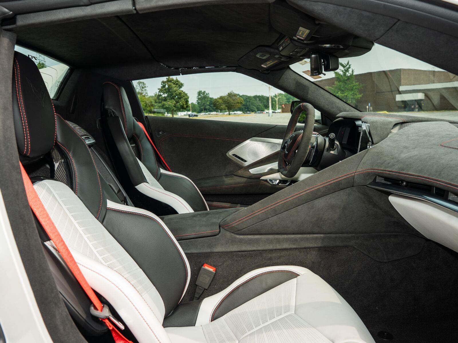 Used 2023 White Pearl Metallic Tricoat Chevrolet Stingray image 29