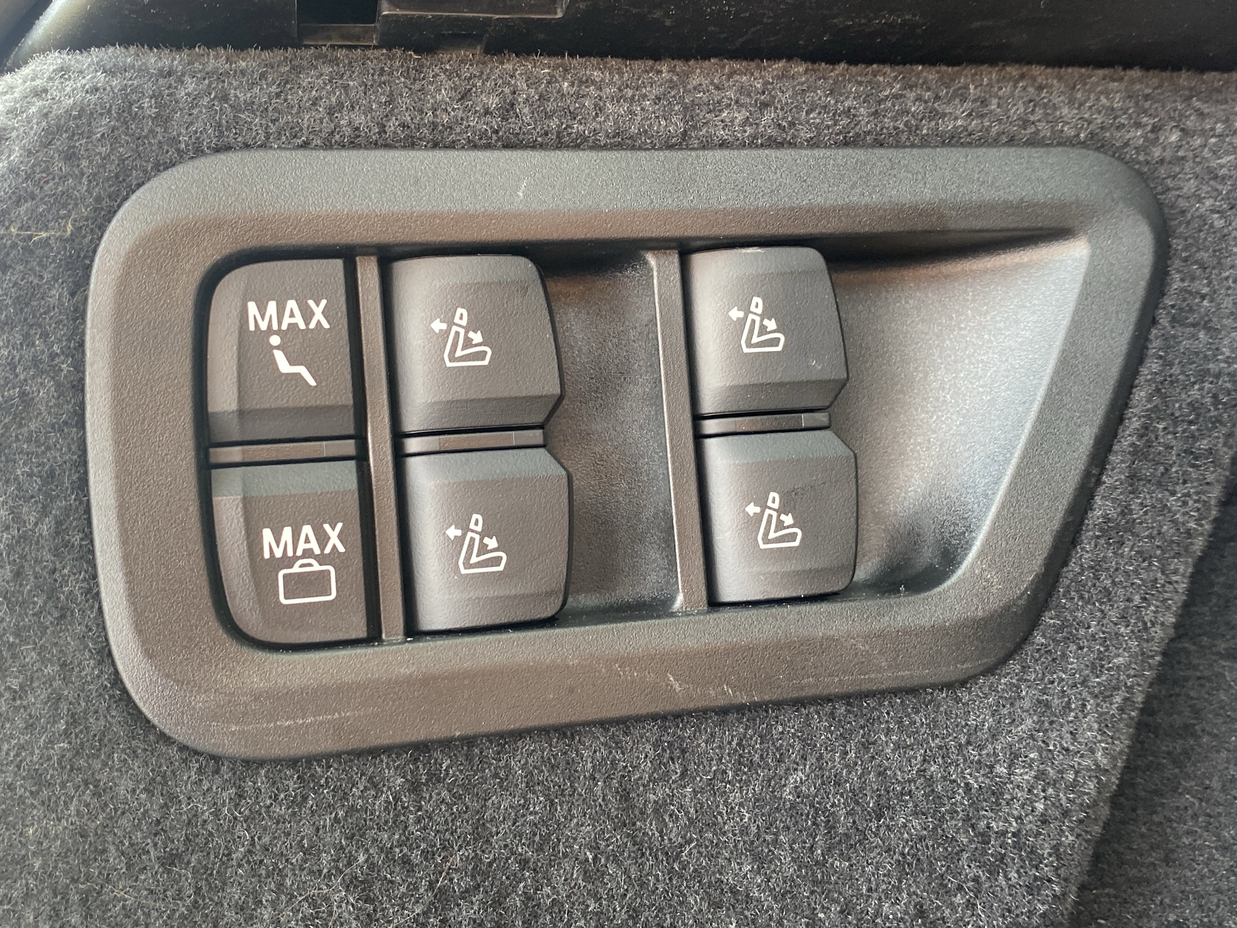 Certified Used 2026 Skyscraper Gray Metallic BMW xDrive40i image 6