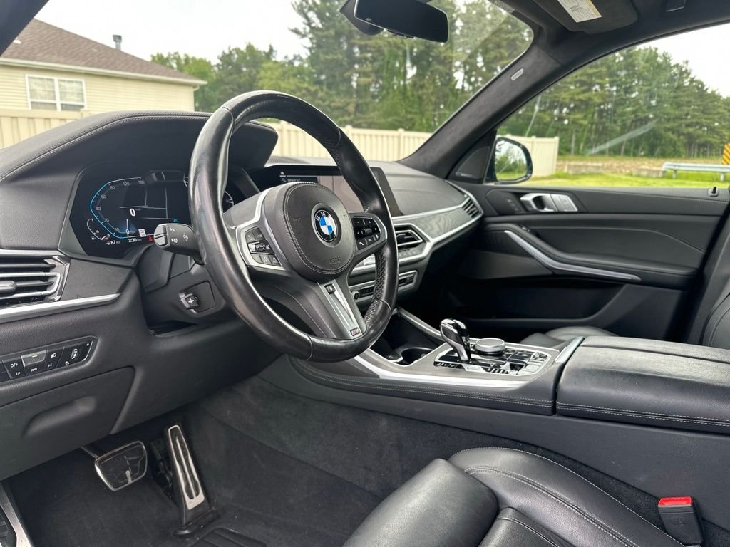 Used 2022 Phytonic Blue Metallic BMW xDrive40i image 16