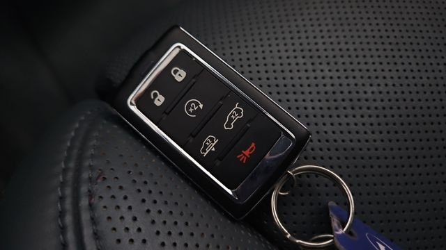Used 2022 Diamond Black Crystal Pearlcoat Jeep Series II image 20