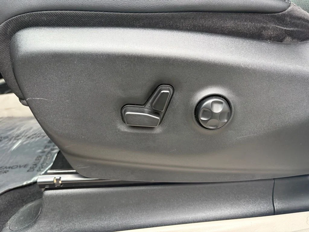 Used 2024 White Chrysler Touring L image 15
