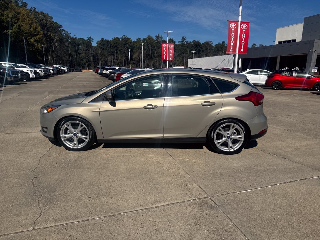 Used 2016  Ford Titanium image 2