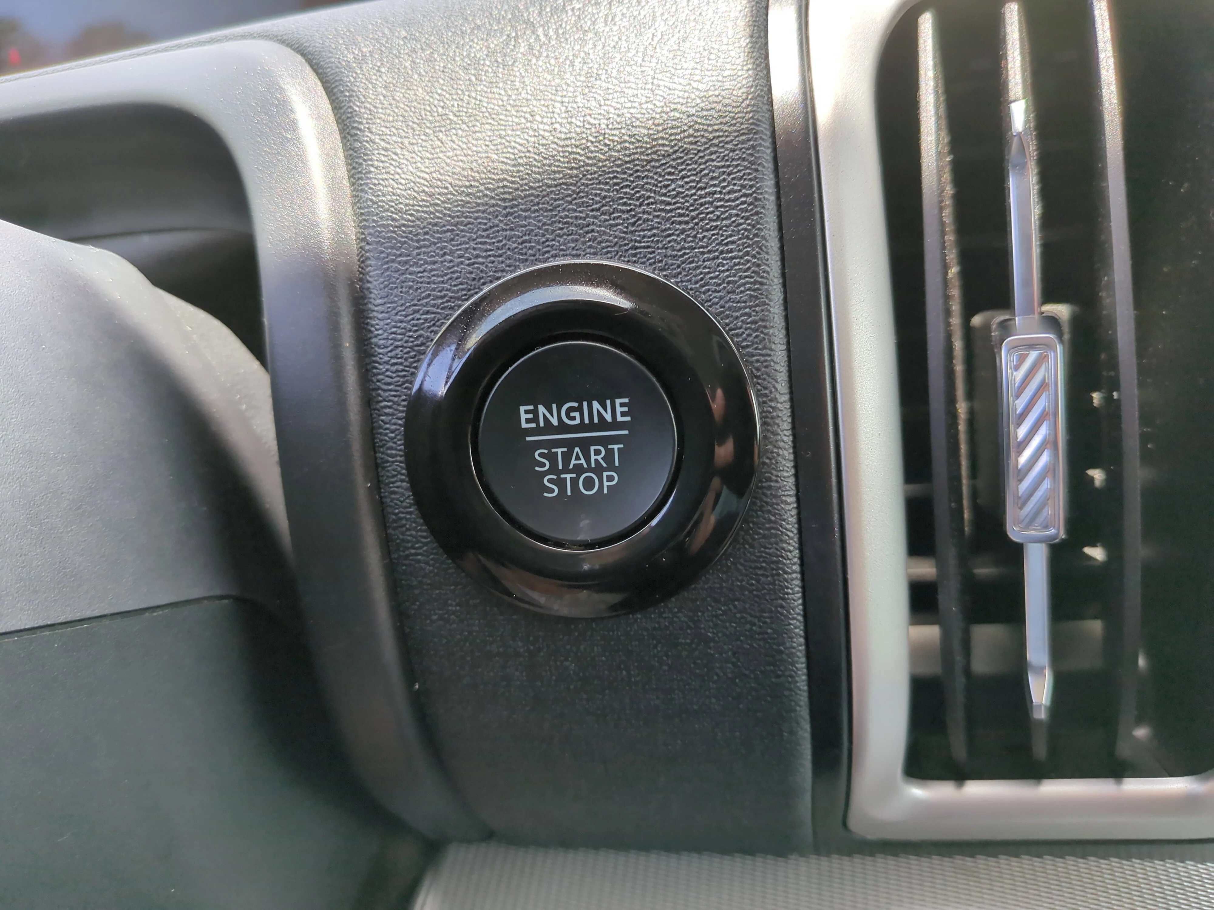 Certified Used 2025 Star White Ford Active image 30
