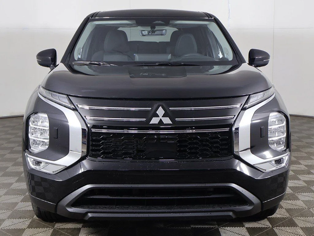 New 2026 Black Mitsubishi ES image 12