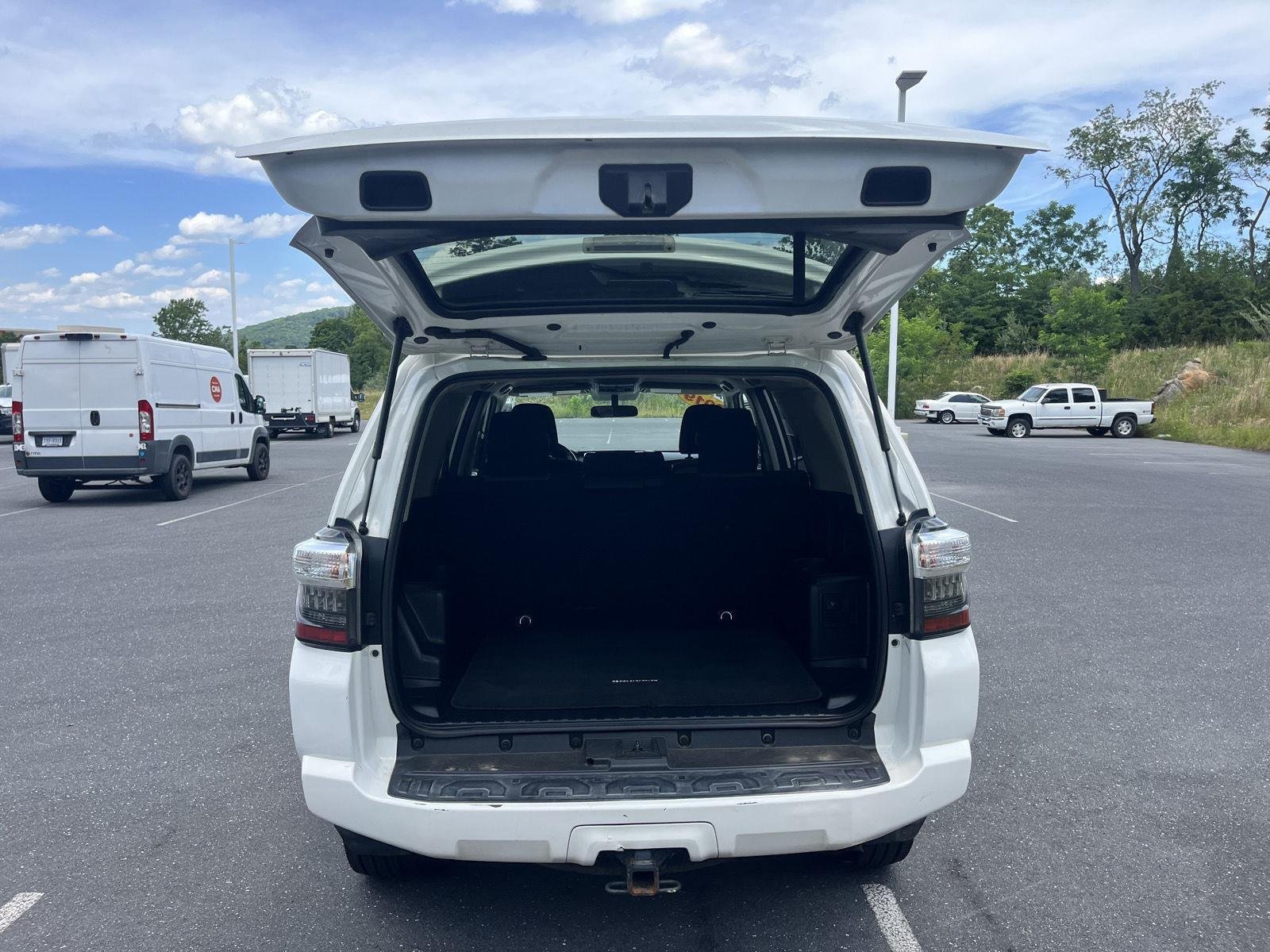 Used 2019 Super White Toyota SR5 image 11