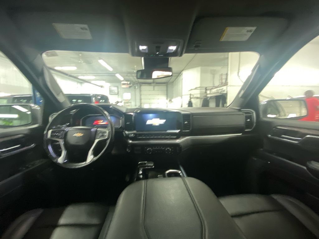 2024 Chevrolet Silverado 1500 LTZ - Photo 9