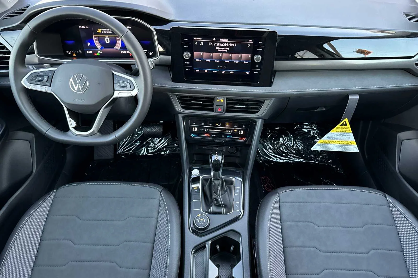 2026 Volkswagen Taos SE Black - Photo 13