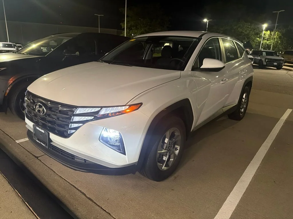 Used 2024 White Hyundai SE image 2