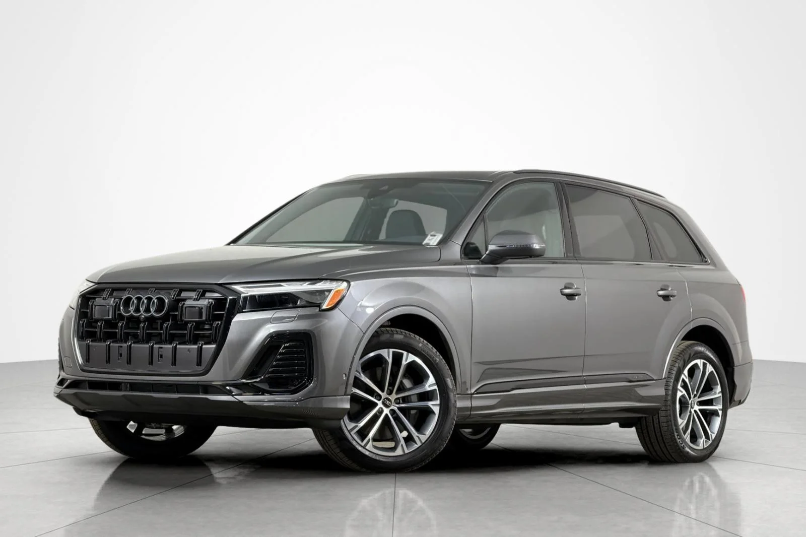 2026 Audi Q7 45 Premium quattro Tiptronic's photo