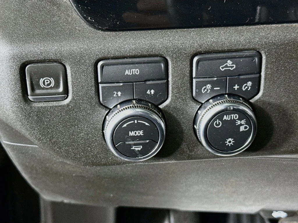 Used 2023 Black GMC SLE image 10