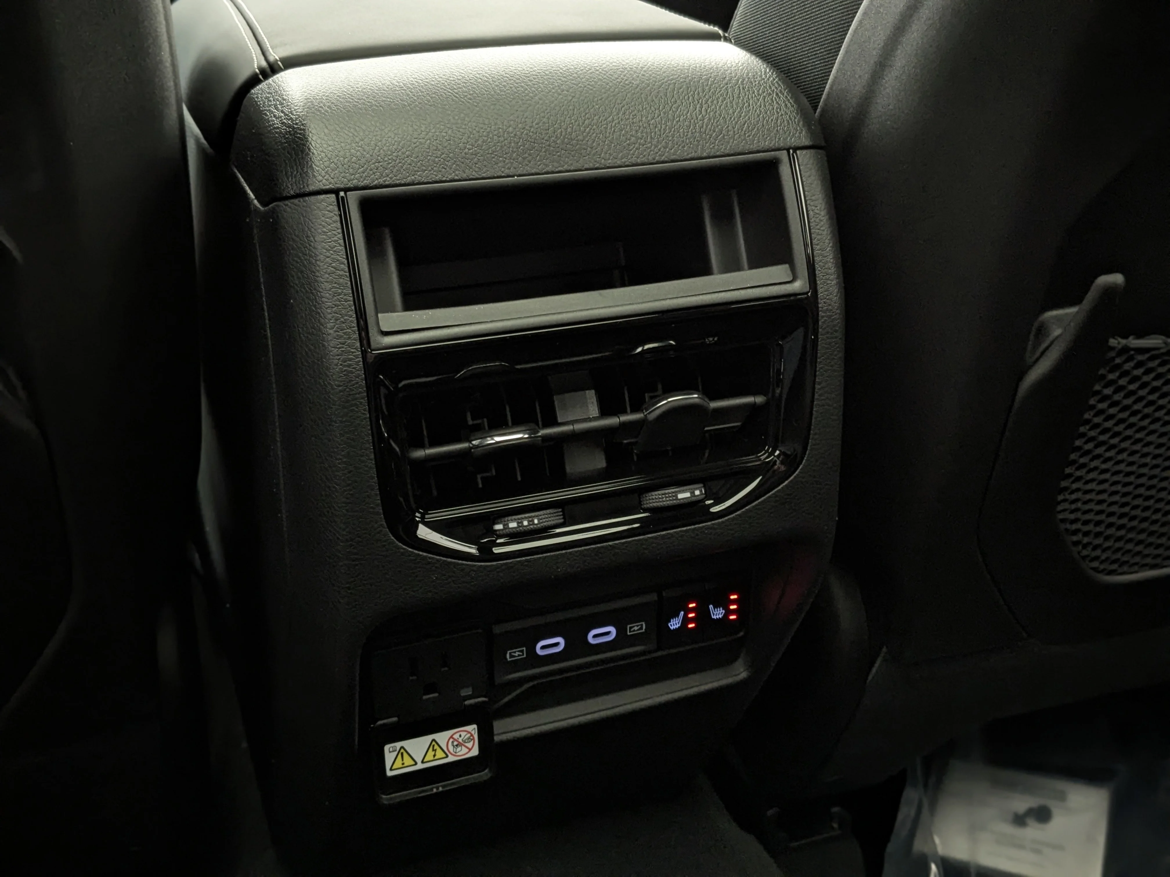 New 2026 White Jeep Limited Reserve - - Panoramic Sunroof - Nappa Leather - Ventilated Seats - Trailer Tow Pack & More! image 28