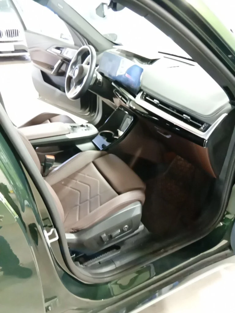 Used 2025 Blue Bay Lagoon Metallic BMW xDrive28i image 13