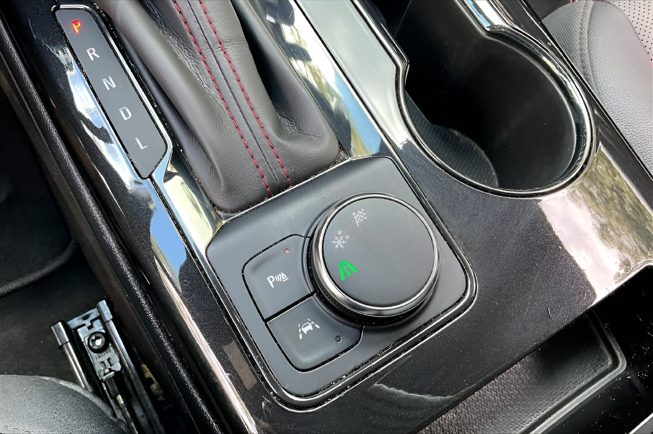 Used 2022 Red Chevrolet RS image 23