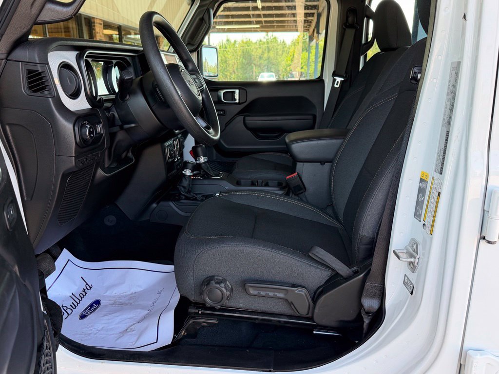 Used 2025 White Jeep Sport image 4