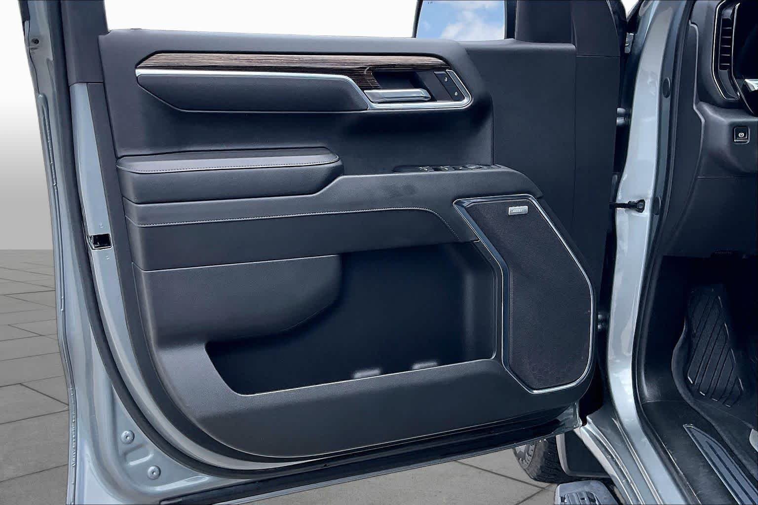 Used 2024 Sterling Metallic GMC Elevation image 22