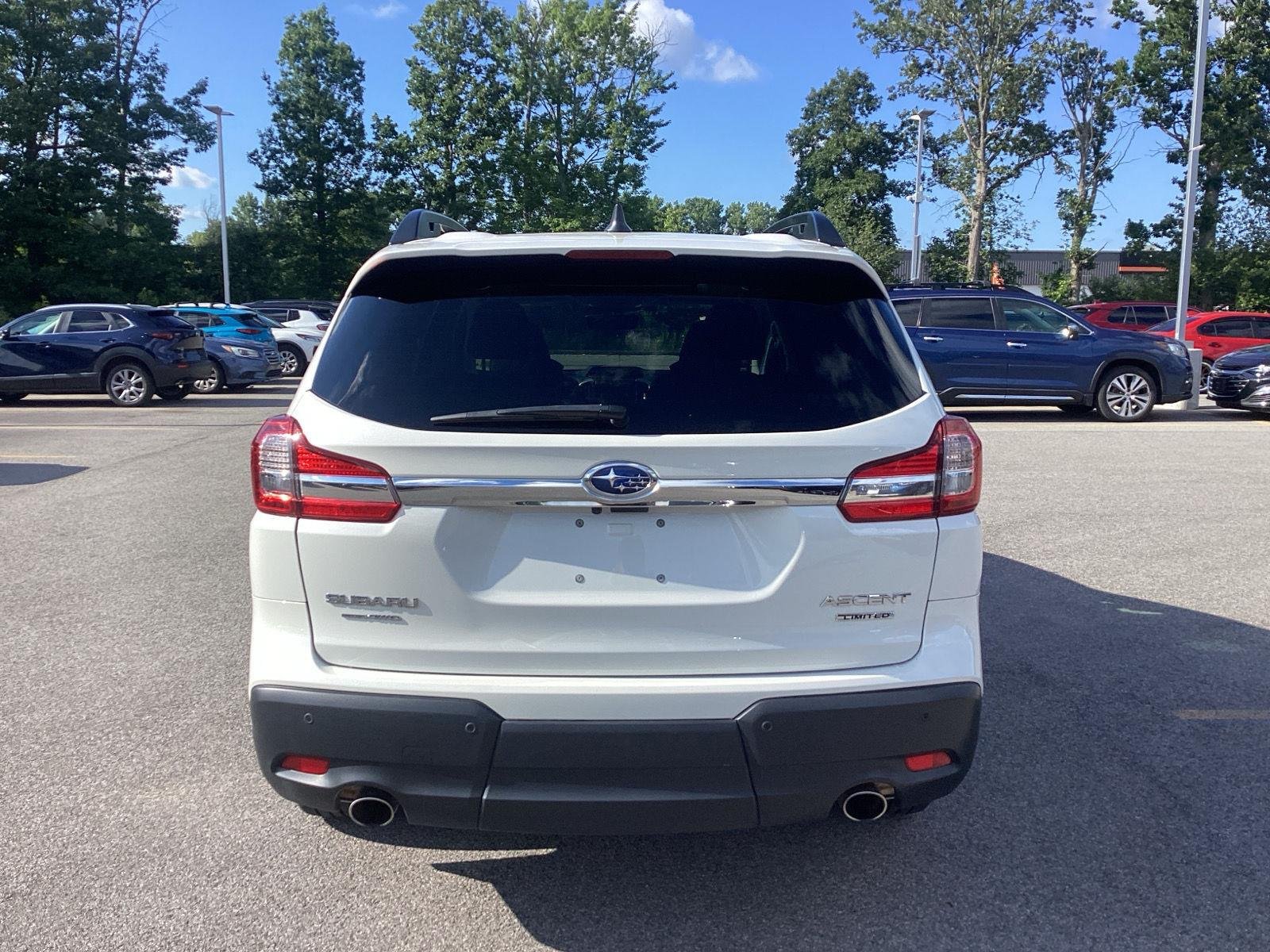 Used 2022 Crystal White Pearl Subaru Limited image 6