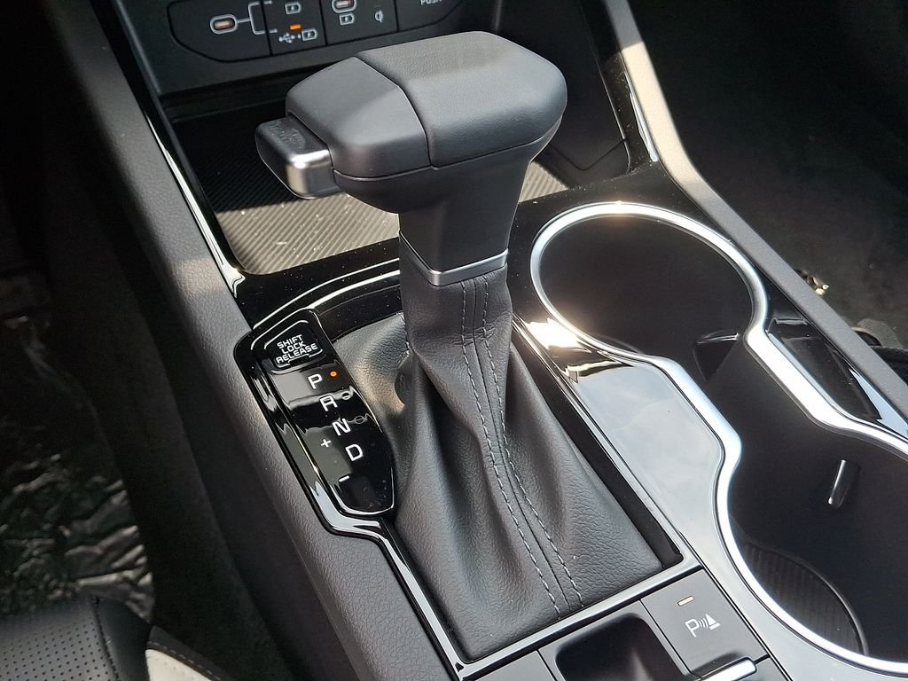 New 2026 White Kia GT-Line image 7
