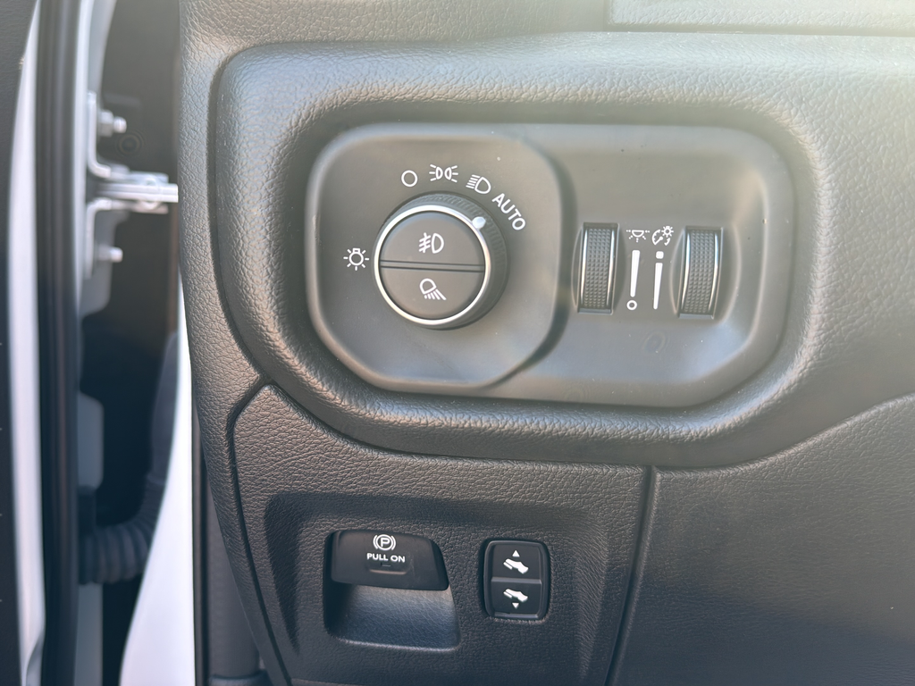 Used 2022 White Ram Laramie image 18