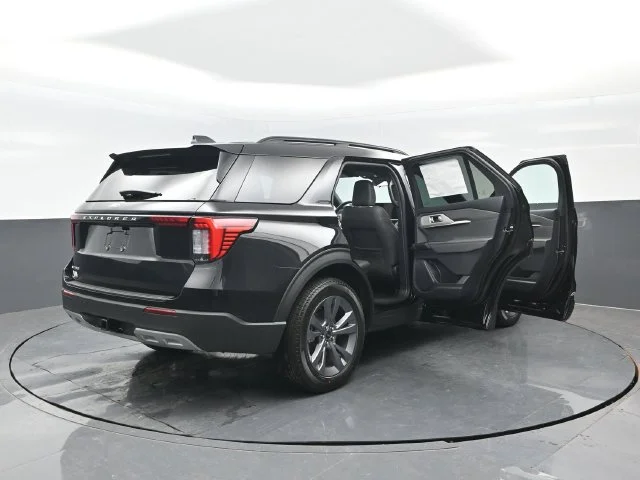 New 2027 Agate Black Metallic Ford Active image 29